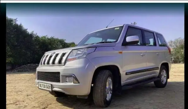Mahindra TUV300 PLUS P8 2018
