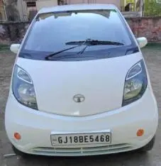 Tata Nano eMax CX 2016
