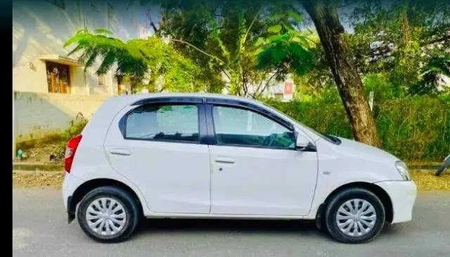 Toyota Etios Liva G 2013