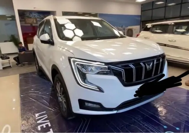 Mahindra XUV700 AX 5 Petrol MT 5 STR 2021