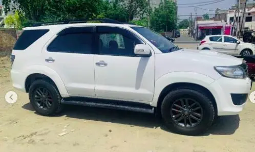 Toyota Fortuner 3.0 4X4 MT 2012
