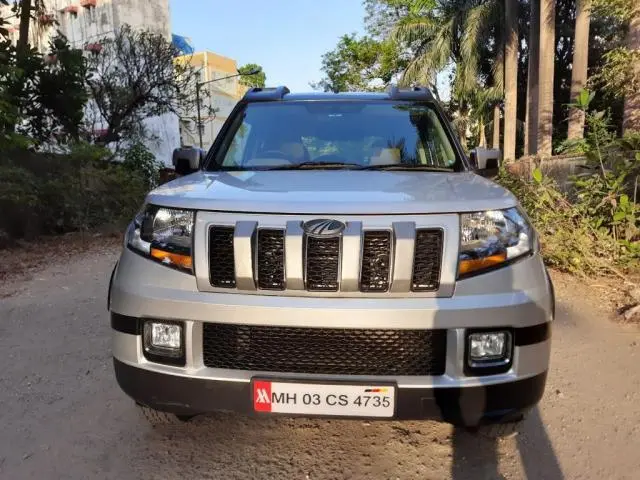 Mahindra TUV300 T10 Dual Tone 2018