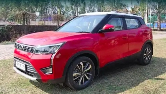 Mahindra XUV300 W8 (O) Petrol Dual Tone 2019