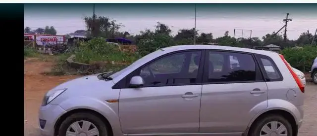 Ford Figo 1.2P TITANIUM MT 2010