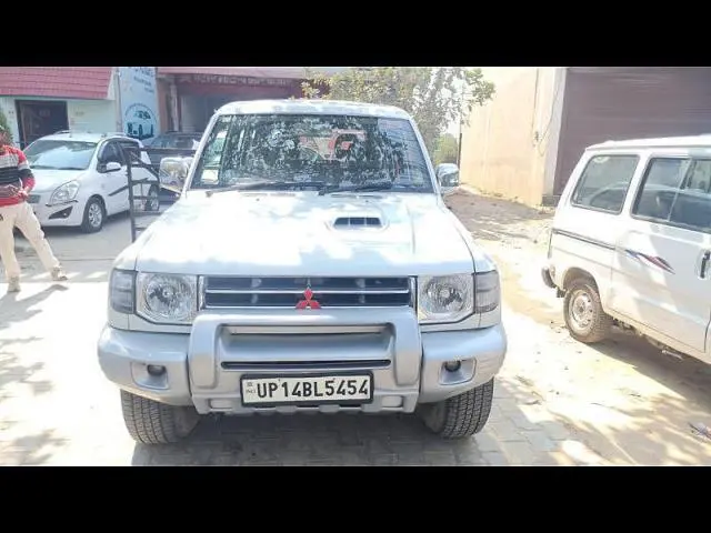 Mitsubishi Pajero SFX 2.8 2011