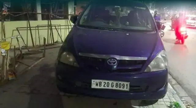 Toyota Innova 2.5 G 8 STR BS III 2006