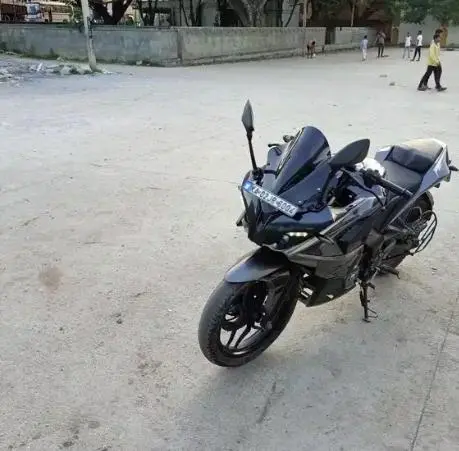 Bajaj Pulsar RS200 2017
