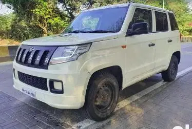 Mahindra TUV300 T4 2018