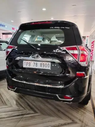 Mahindra XUV500 W11 2020