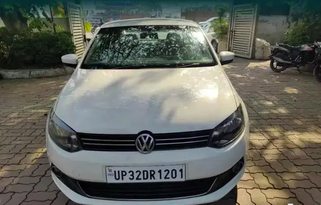 Volkswagen Vento 1.6L Highline Petrol AT 2011