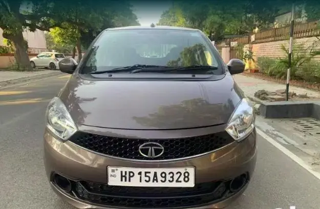 Tata Tiago Revotron XT 2018