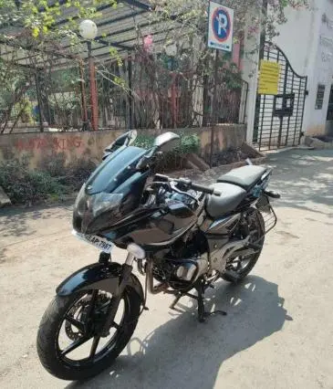 Bajaj Pulsar 220F 2016