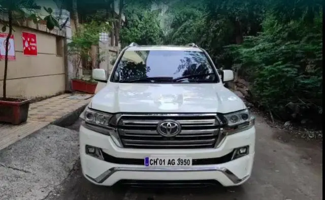 Toyota Land Cruiser LC200 VX 2 PREMIUM 2011