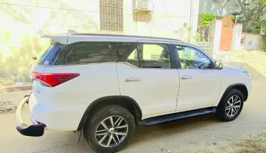 Toyota Fortuner 2.8 4x2 MT 2017