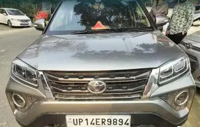 Toyota Urban Cruiser Mid MT 2021