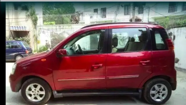 Mahindra Quanto C8 2013
