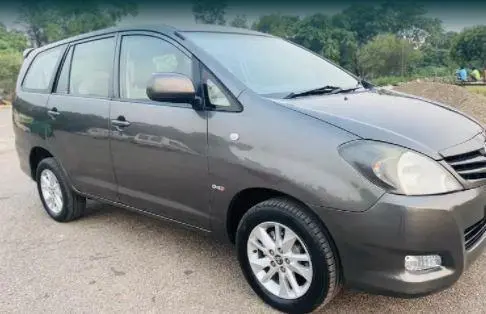 Toyota Innova 2.5 G4 8 STR 2011
