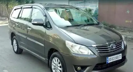 Toyota Innova 2.5 VX 7 STR BS III 2012