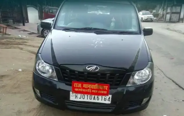 Mahindra Quanto C8 2014