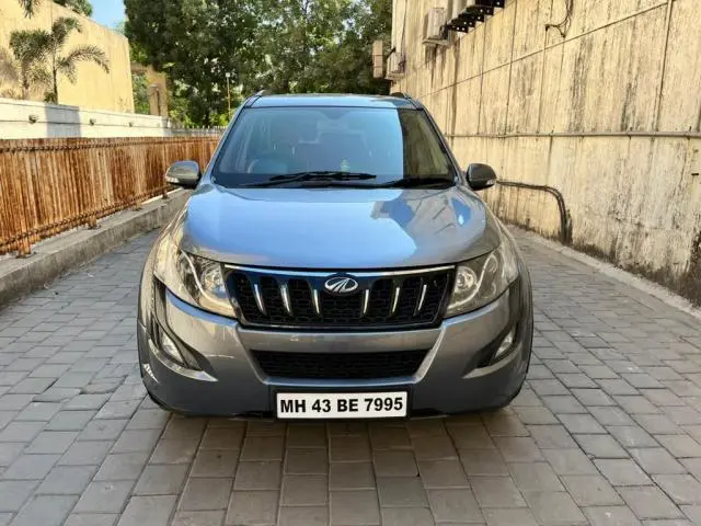 Mahindra XUV500 W6 2017