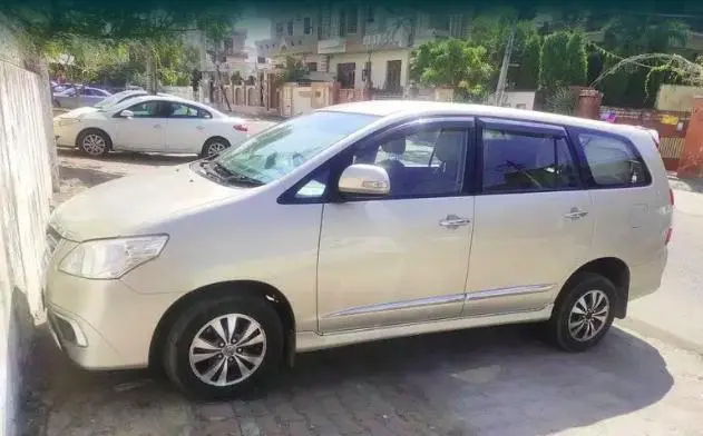 Toyota Innova 2.5 V 7 STR 2015