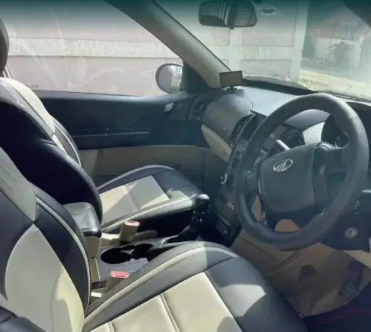 Mahindra XUV500 W4 2014
