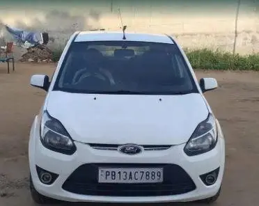 Ford Figo 1.4 TDCI TITANIUM 2012