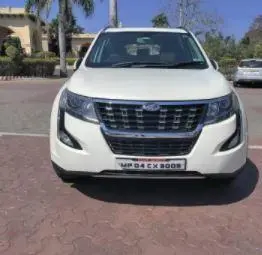 Mahindra XUV500 W11 (O) 2019