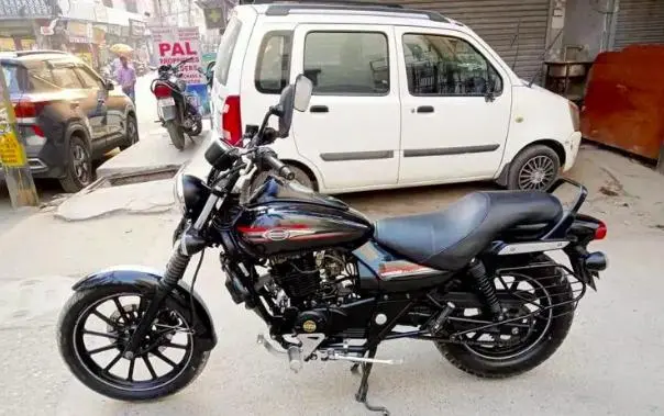 Bajaj Avenger Street 220 2015