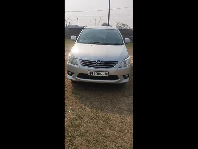 Toyota Innova 2.5 V 7 STR 2012