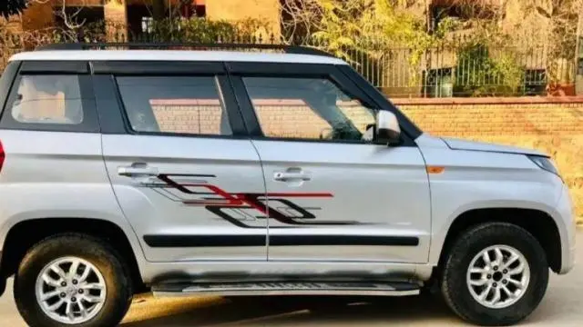 Mahindra TUV300 T8 AMT 2016