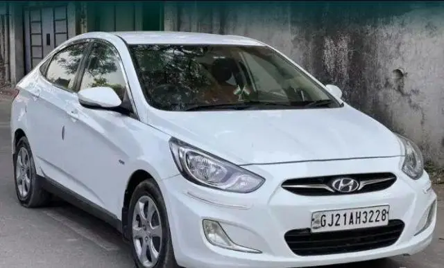 Hyundai Verna 1.6 CRDI SX 2013