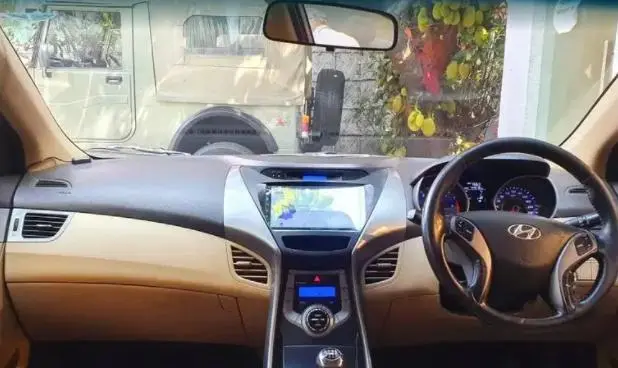 Hyundai Elantra 1.6 SX MT 2013