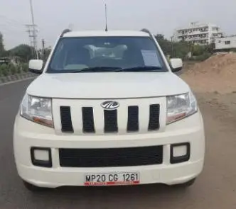 Mahindra TUV300 T6 Plus 2016