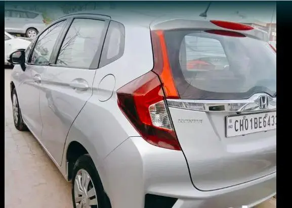 Honda Jazz SV i-DTEC 2015