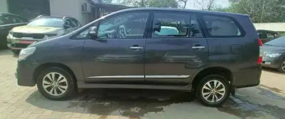 Toyota Innova 2.5 V 7 STR 2015