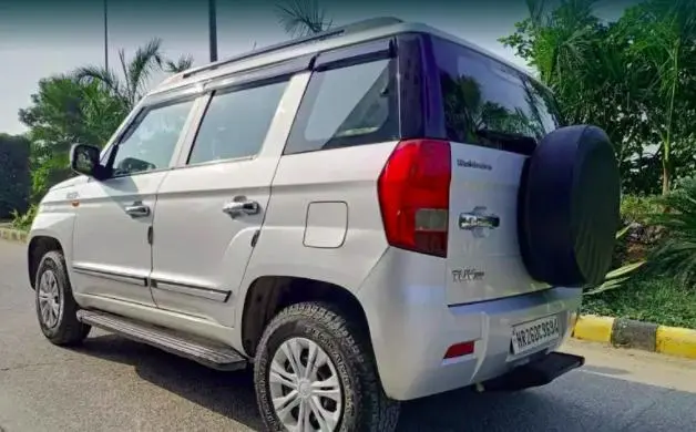 Mahindra TUV300 T6 Plus 2017
