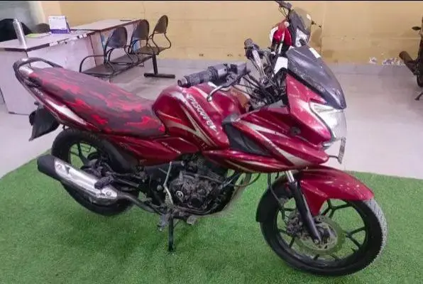 Bajaj Discover 150cc 2015
