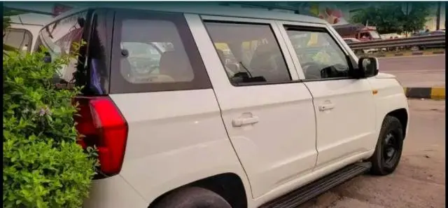 Mahindra TUV300 T6 Plus 2017