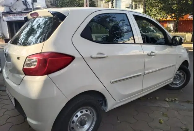 Tata Tiago Revotron XE 2018