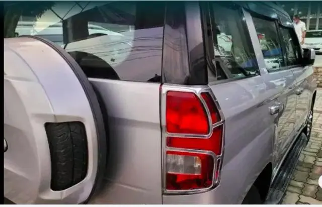 Mahindra TUV300 T8 2017