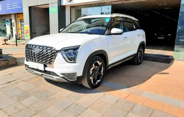 Hyundai Alcazar Signature 6 STR 2.0 Petrol 2021