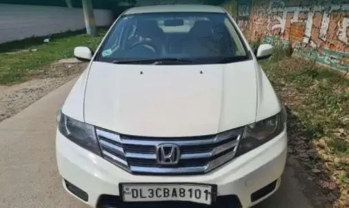 Honda City S i-VTEC 2013