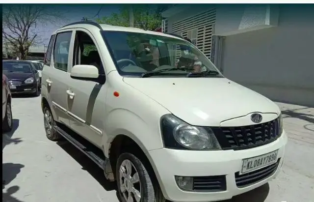 Mahindra Quanto C6 2012