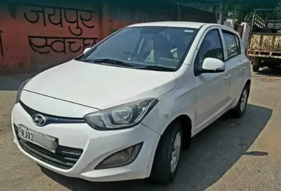 Hyundai i20 Sportz 1.4 CRDi 2013