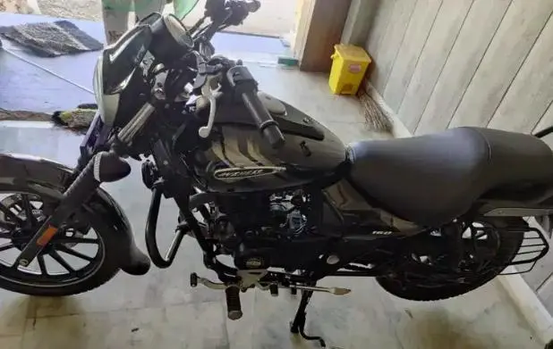 Bajaj Avenger Street 160 ABS FI BS6 2020