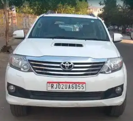 Toyota Fortuner 2.8 4x4 MT 2013
