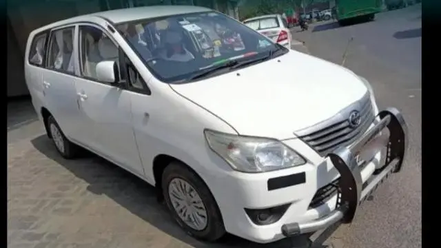 Toyota Innova 2.5 G 7 STR BS IV 2015
