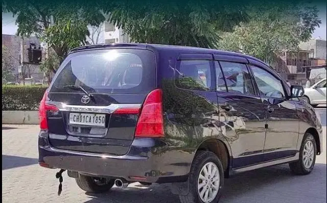 Toyota Innova 2.5 GX 8 STR BS IV 2013