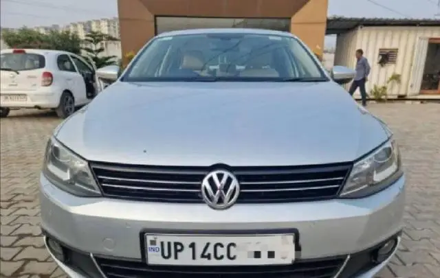 Volkswagen Jetta 2.0L TDI Highline AT 2013